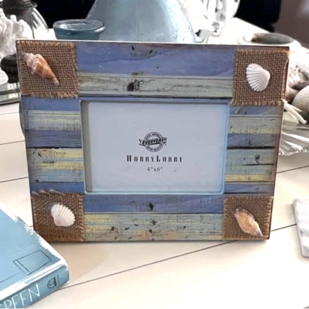 HOBBY LOBBY Coastal Picture Frame 4 x 6 Shells & Burlap Accents Blue & Brown NWT